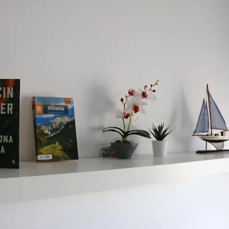 Bluebell Sea View Apartment *