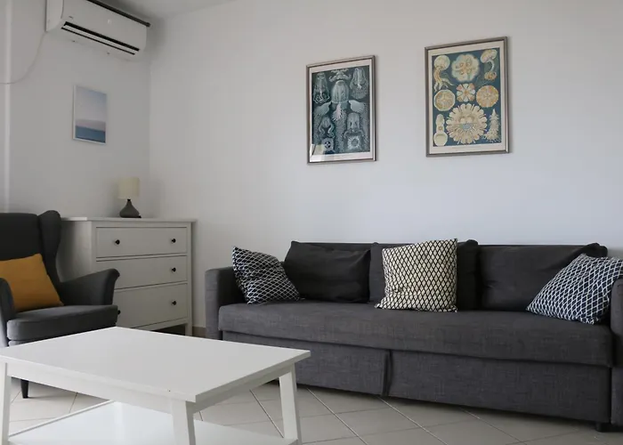 The Hill Sea View Apartment Saranda